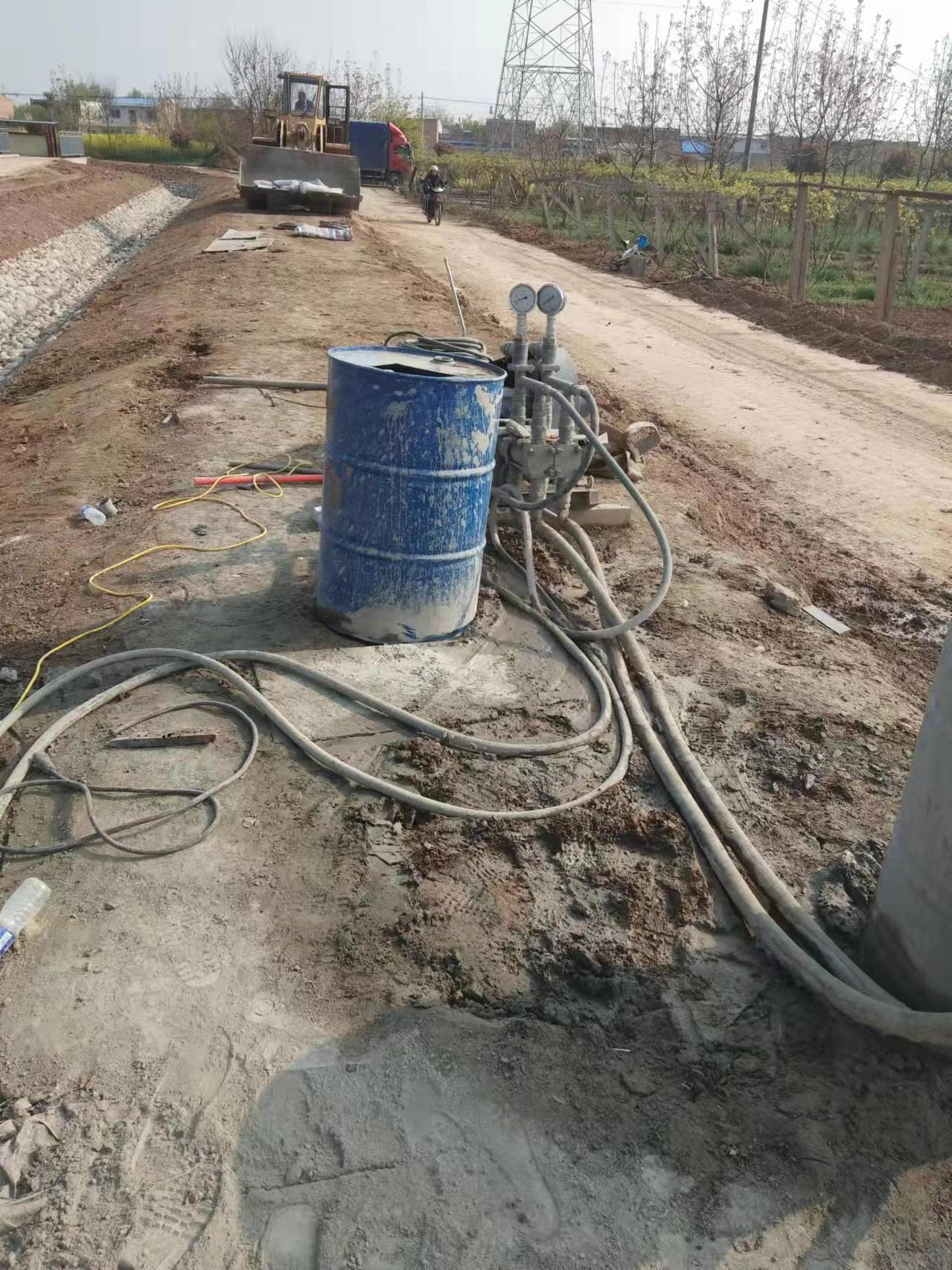 佛罗镇顶管注浆